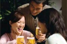Giovani Yuppies Cinesi si sbronzano con Budweiser