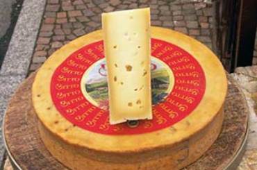 Bitto Formaggio valtellina tagliere