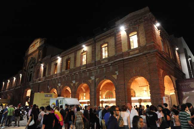 enofila-folla-notte-2-1024x681