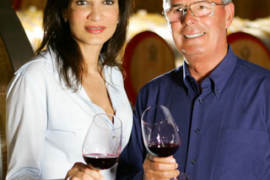 Assunta De Cillis Direttore Generale Cantina Due Palme brinda con Presidente Angelo Maci