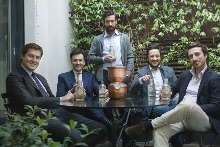 I 5 amici fondatori del progetto GIASS Milano Dry Gin