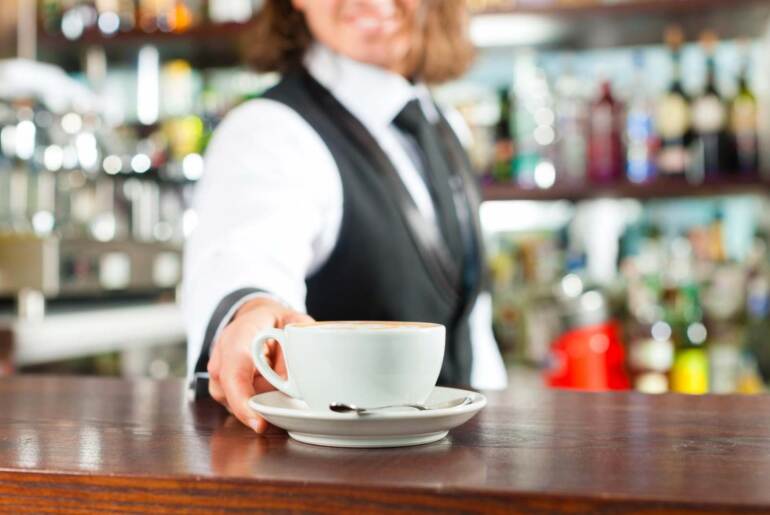 cappuccino-bar-barista