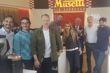 Nella foto i partecipanti: Alessandro Galtieri, Simone Cattani, Paul Meikle- Janney, Andrea Sguazzin, Chiara Bergonzi, Luigi Lupi, Gabriele Cortopassi e Davide Cobelli.