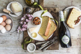 Rocca dei Forti Biologico BRUT con pizza pasquale ai formaggi per aperitivo