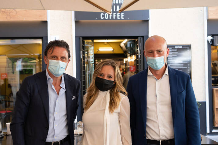 L’Assessore Bordilli e il Presidente Odone insieme a Giulio Trombetta, Presidente e AD