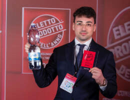 Matteo Avella, Sales e Marketing Manager alla premiazione di Acqua Amata, eletta Prodotto dell'anno 2022
