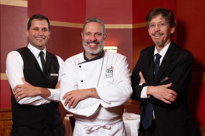Hotel Flora - il bartender Alessio Mercuri, lo chef Massimo Piccolo e il banqueting manager Maurizio De Angelis