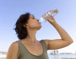 Idratazione: la giusta quantità di acqua ogni giorno ha effetti positivi sulla funzionalità cardiaca