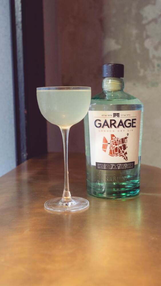 Garage Gin Nardini Bottiglia con Cocktail